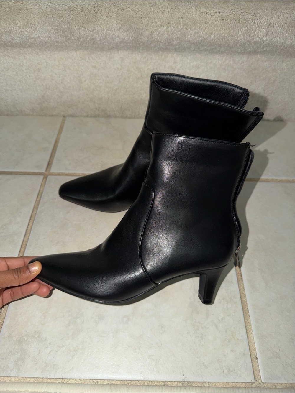Women's Black Pointed Toe Mid-Heel Ankle Boots